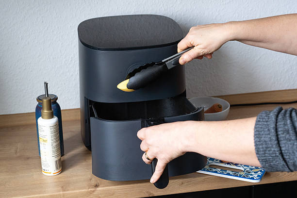 how to steam clean air fryer illustration