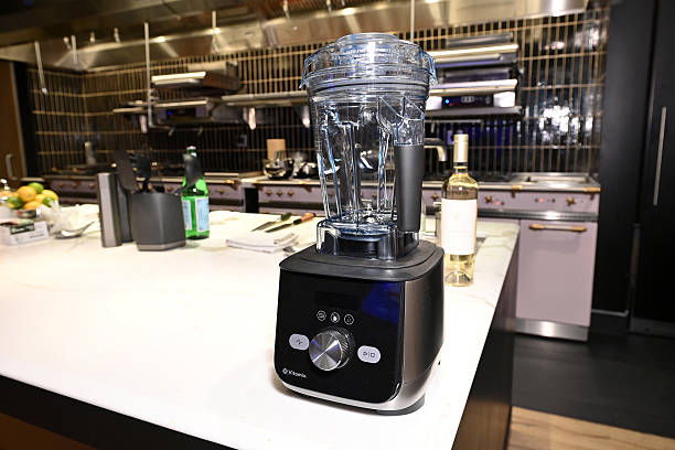 how to wash vitamix blender illustration