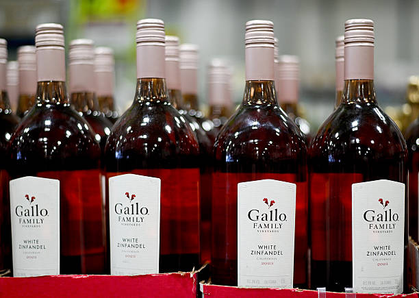 what is sweet red wine called illustration