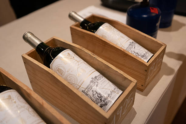 what is the oldest drinkable wine illustration