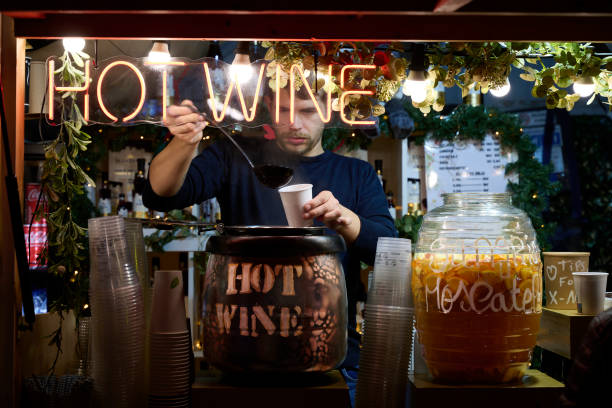 what to serve mulled wine in illustration