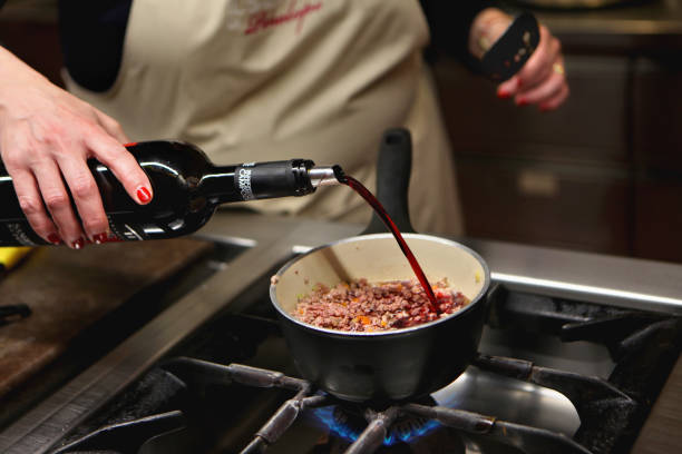 what wine goes with bolognese illustration