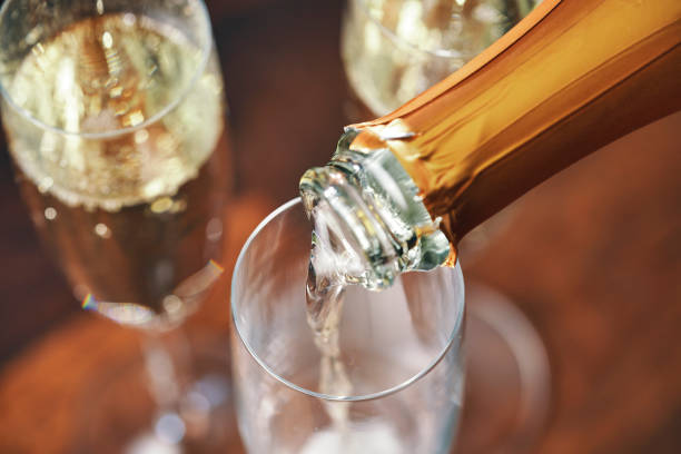 how long does sparkling wine last opened guide