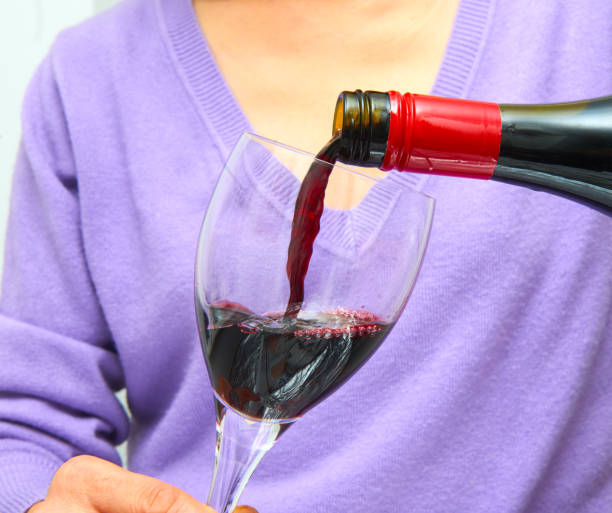 what does red wine contain illustration