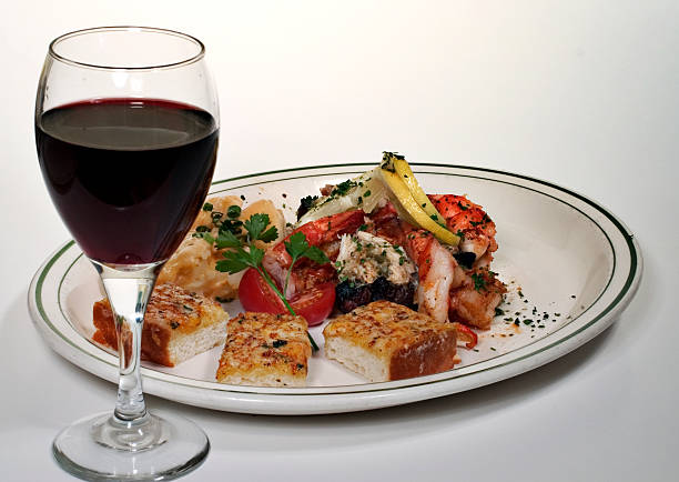 what food pairs with pinot noir