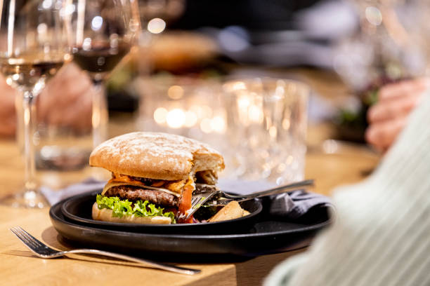 what wine goes with hamburgers illustration
