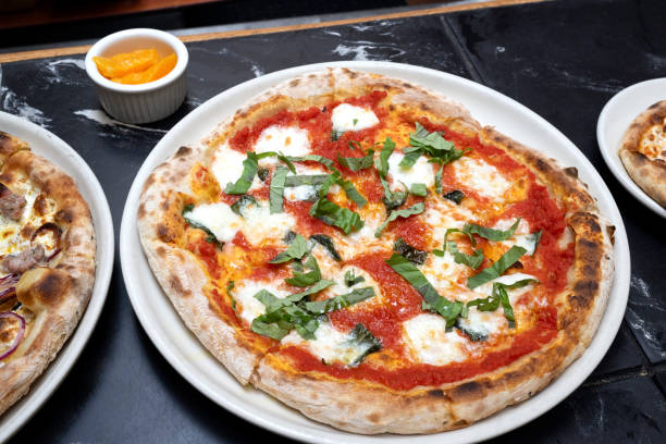 what wine goes with margherita pizza illustration