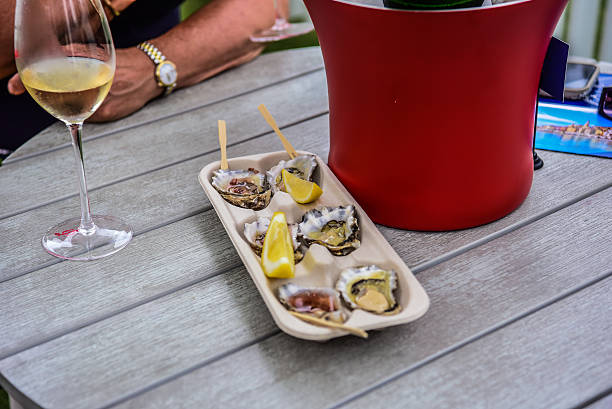 what wine goes with oysters illustration