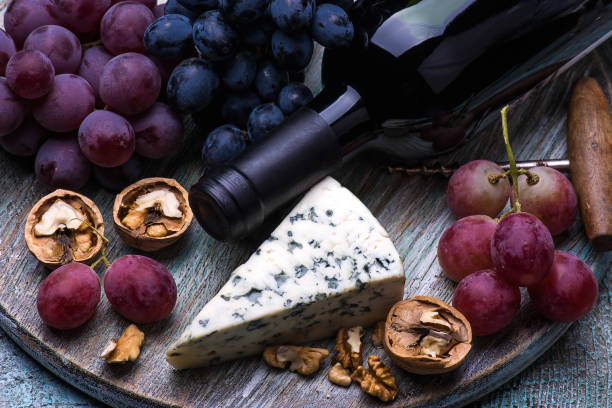 what wine pairs with blue cheese guide