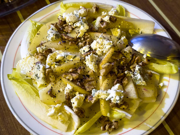 what wine pairs with blue cheese