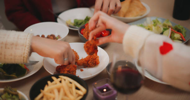what wine pairs with fried chicken illustration