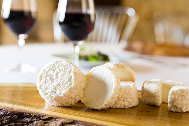 what wine pairs with goat cheese illustration