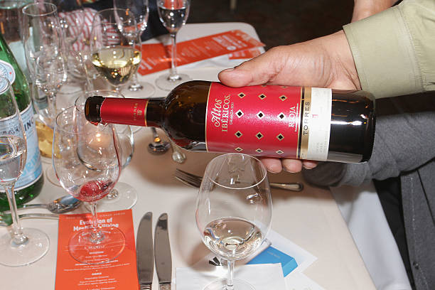 what wine pairs with mexican food illustration