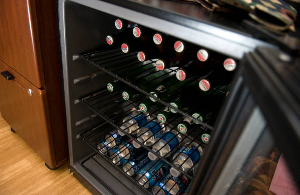 front venting beverage fridge illustration