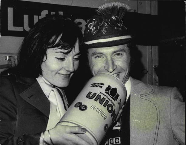 stein of beer oz illustration