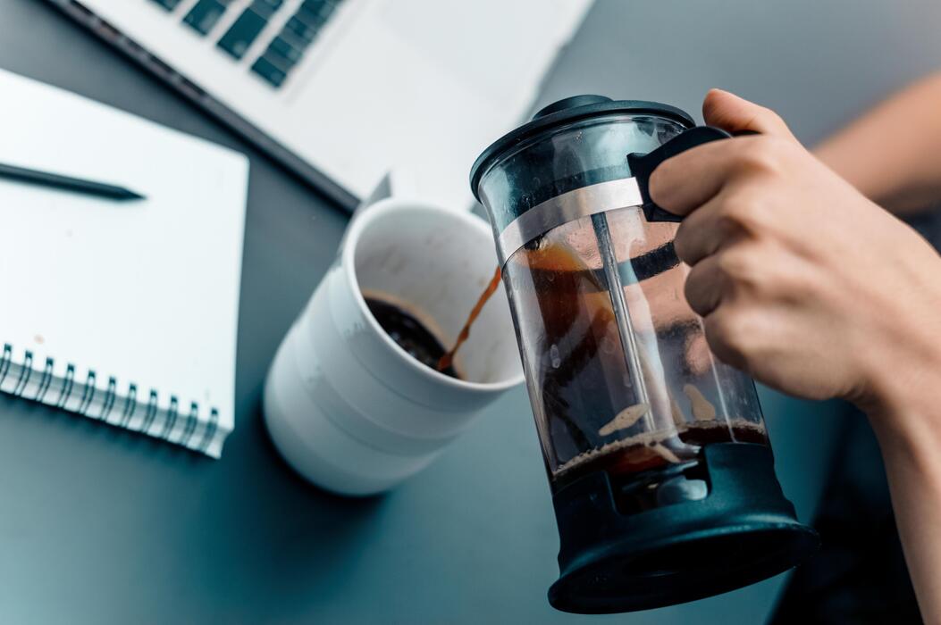 how to make iced coffee with a cafetiere