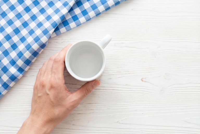 how to remove coffee stains from ceramic mugs