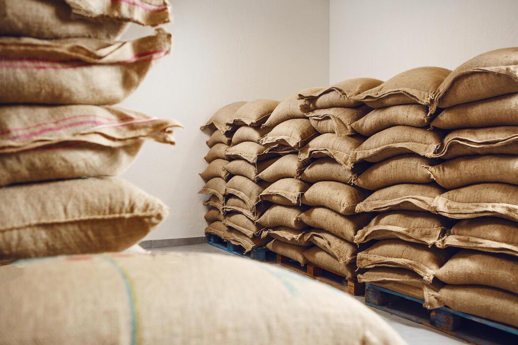 storing freshly roasted coffee beans info 1