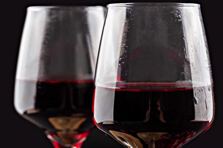 why do red wines cause headaches