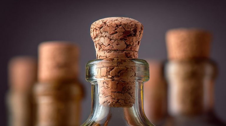 why do wine bottles use corks