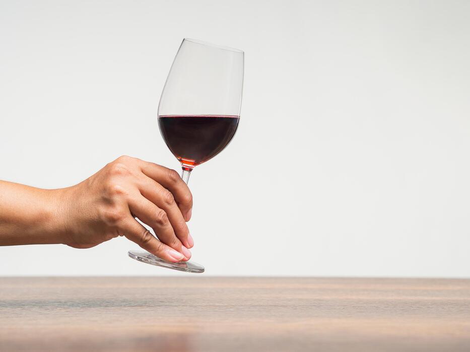why shake wine glass info 3