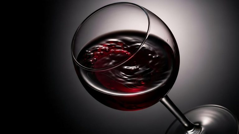 why swirl wine