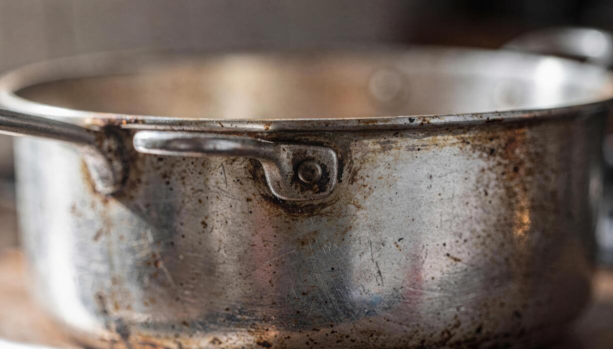 how to clean an old cast iron pot info 2