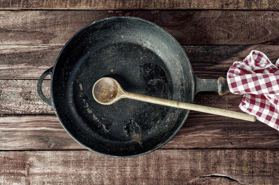 how to clean cast iron cookware that's rusted info 3